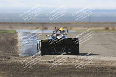 media/Oct-26-2025-CalClub SCCA (Sun) [[8ce1e69566]]/Group 6/Grapevine/